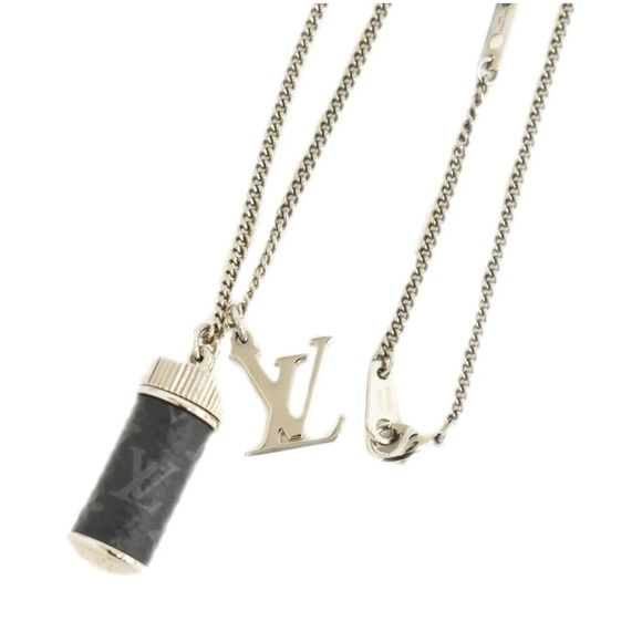 - Louis Vuitton Necklace with Charm can be opened!! So unique 🫶🏼 - Picture 6 of 10